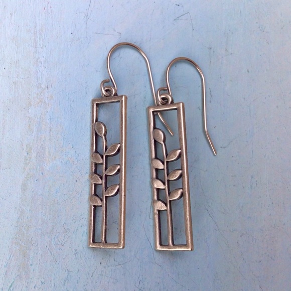 Sale Sundance Charm Earrings - Picture 2 of 6
